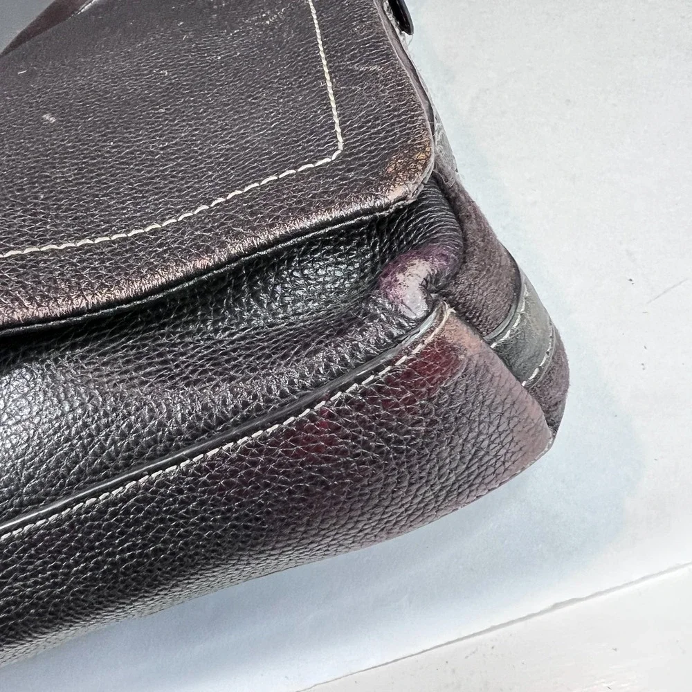 Levenger Pebbled Leather Messenger Bag Mocha Brown Laptop Tablet Crossbody